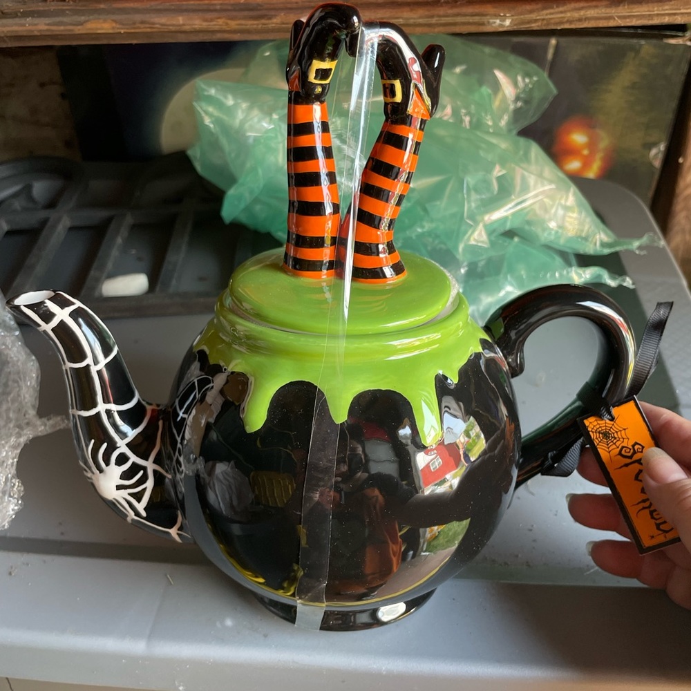 Witchy Teacup feets